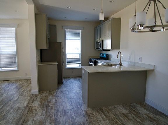 5th image of 95 Portola Cir
