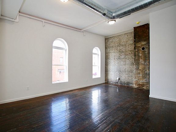2nd image of 105 E Judd St