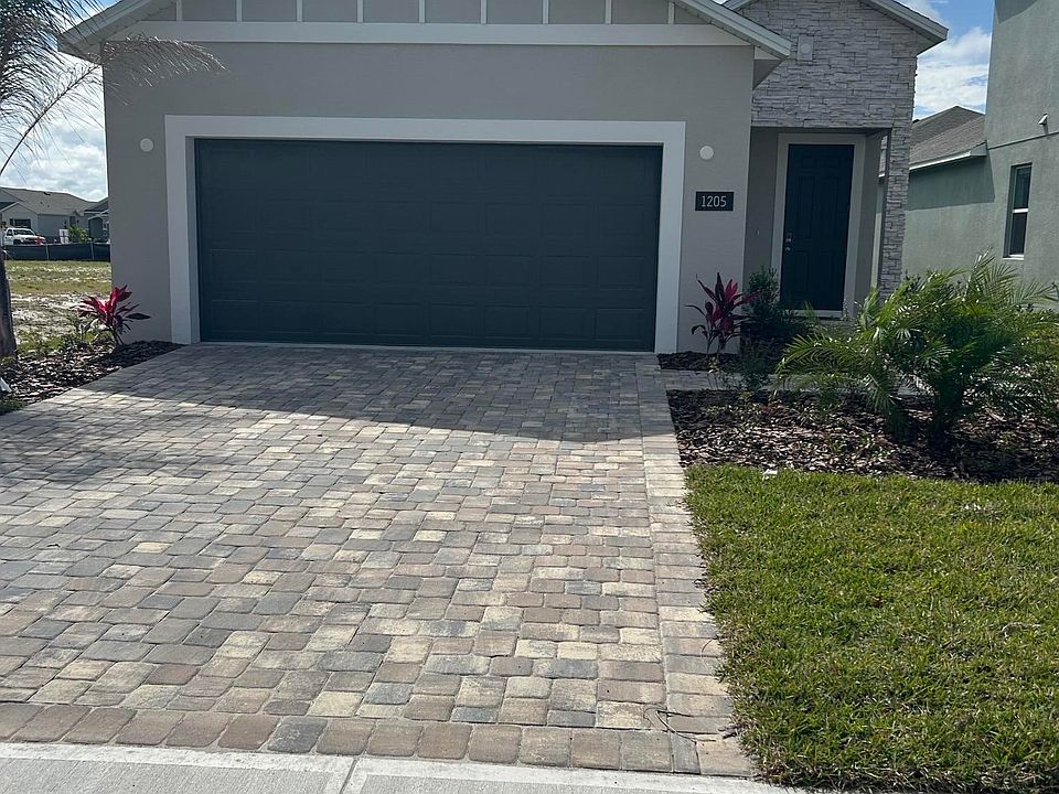 1st image of 1205 Canfield Cir SE