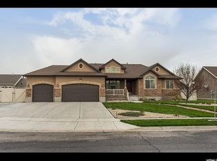 2369 N Grey Crown Crane Dr, Clinton, UT 84015