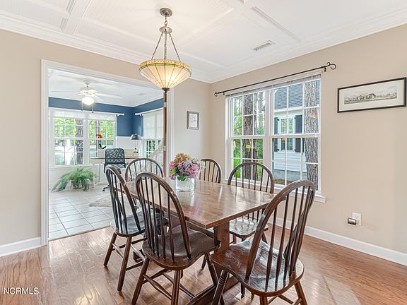 3rd image of 3903 Harmony Cir SE