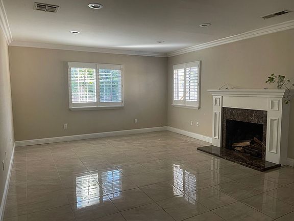 5th image of 10140 Live Oak Ave