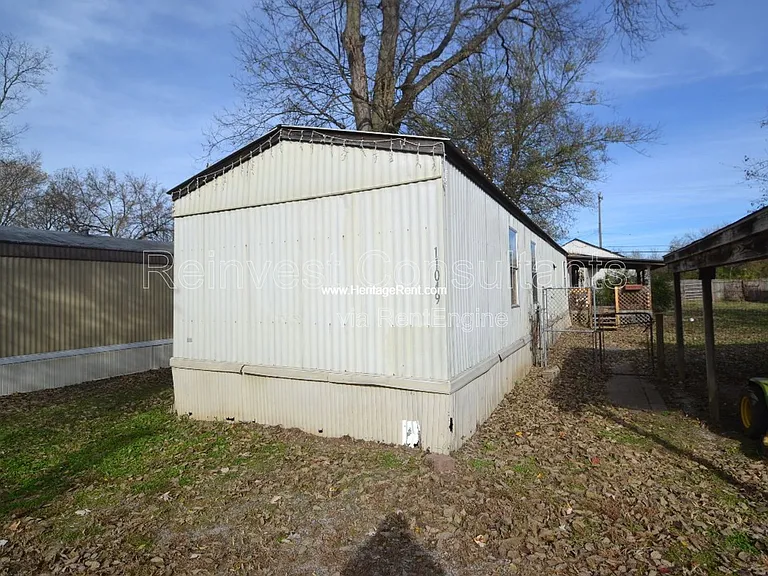 11049 Stephens Rd — Photo 12