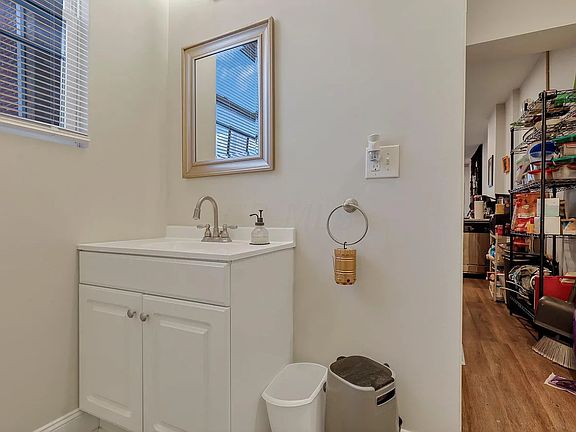 4th image of 660 Kimball Pl