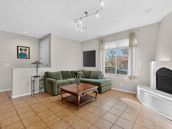 2nd image of 1 Periwinkle Pl