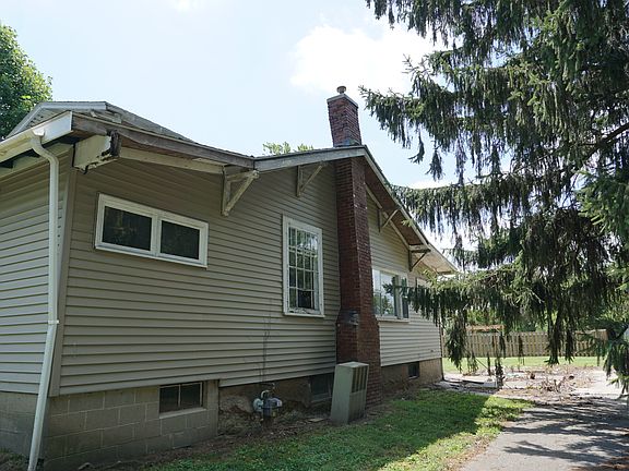 4th image of 4922 Sherman St