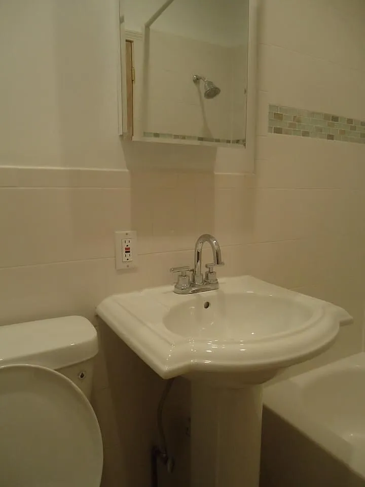2 bed, 700 sqft, $3,500 — Photo 4