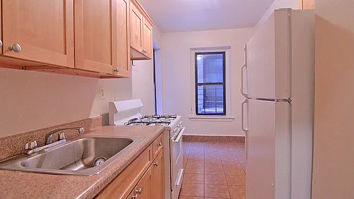 Rented by Tryax Realty Management | media 5