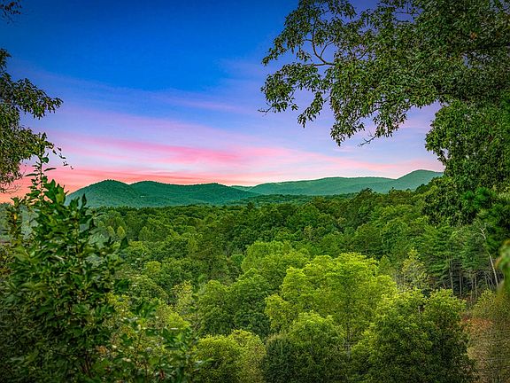 2nd image of 1241 Scenic Dr