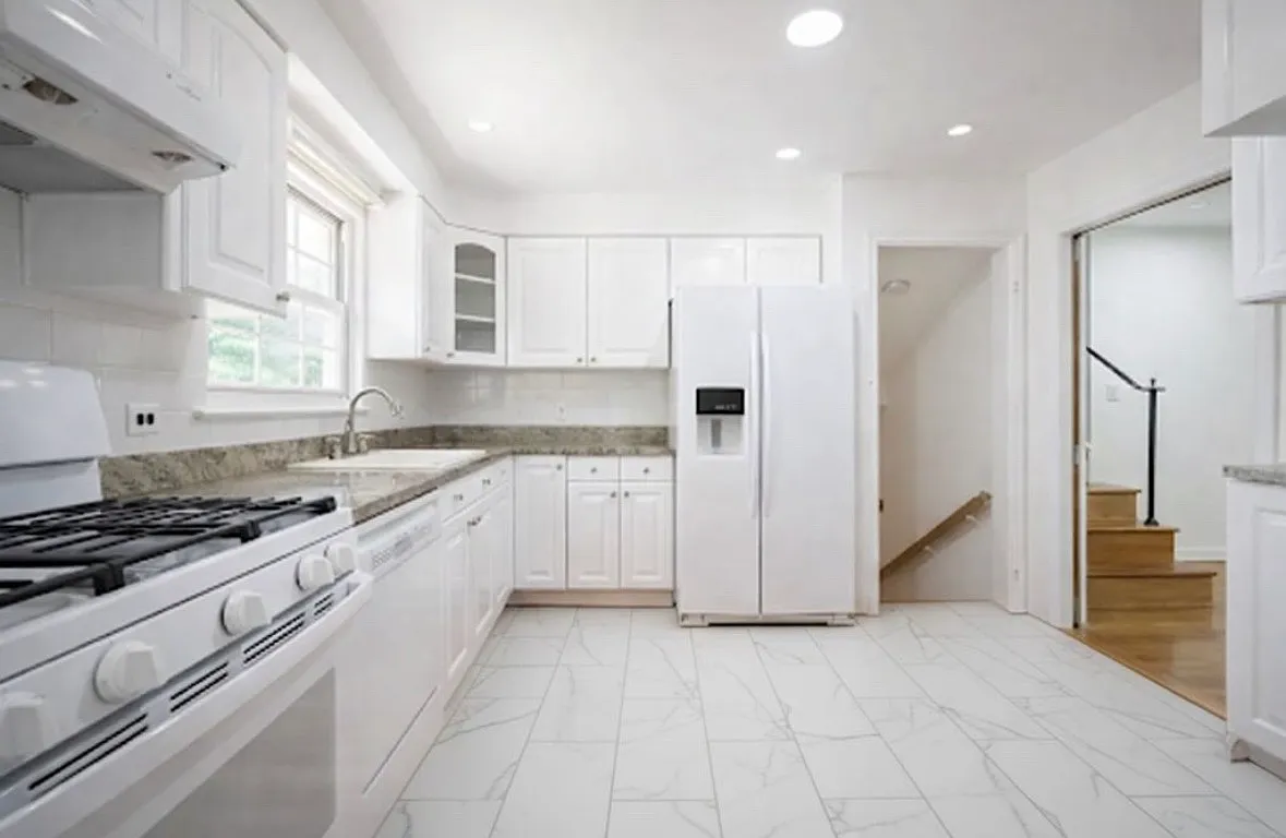 3 bed, $7,500 — Photo 3
