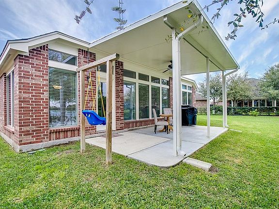 3rd image of 10915 Brighton Gardens Dr