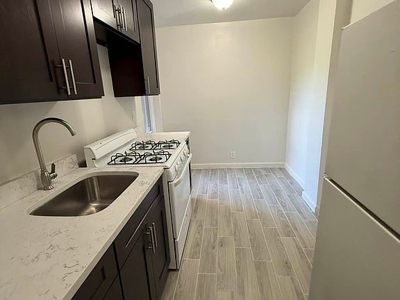 5th image of 2355 E 12th St #5Z