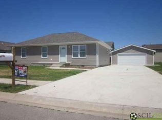 3368 Fall Valley Dr, Columbus, IN