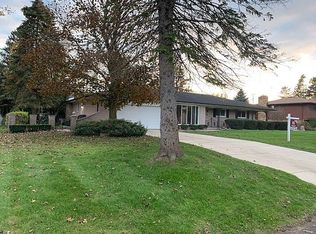 4746 Whispering Pines Dr, Shelby Township, MI 48316