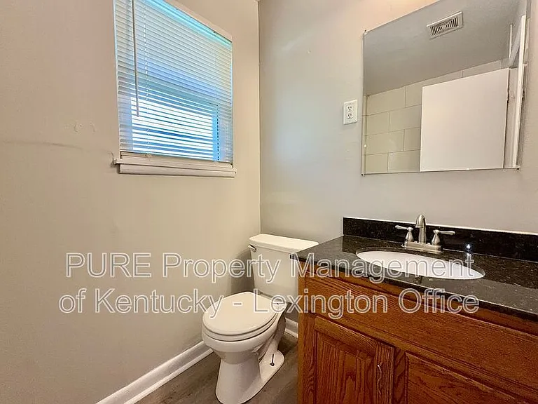 508 Beech St — Photo 12