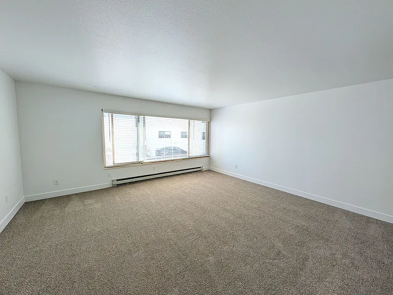 Tiki Apartments — Photo 6