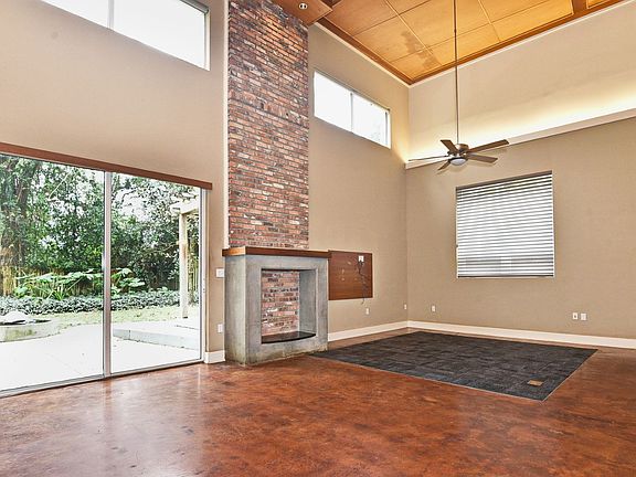 3rd image of 1316 Francis Ave