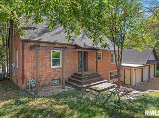 820 W Lake Shore Dr, Springfield, IL 62712