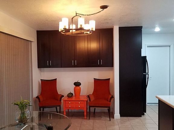 5th image of 603 W Chamberlain Dr
