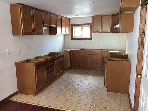5th image of 4081 Rockwell St