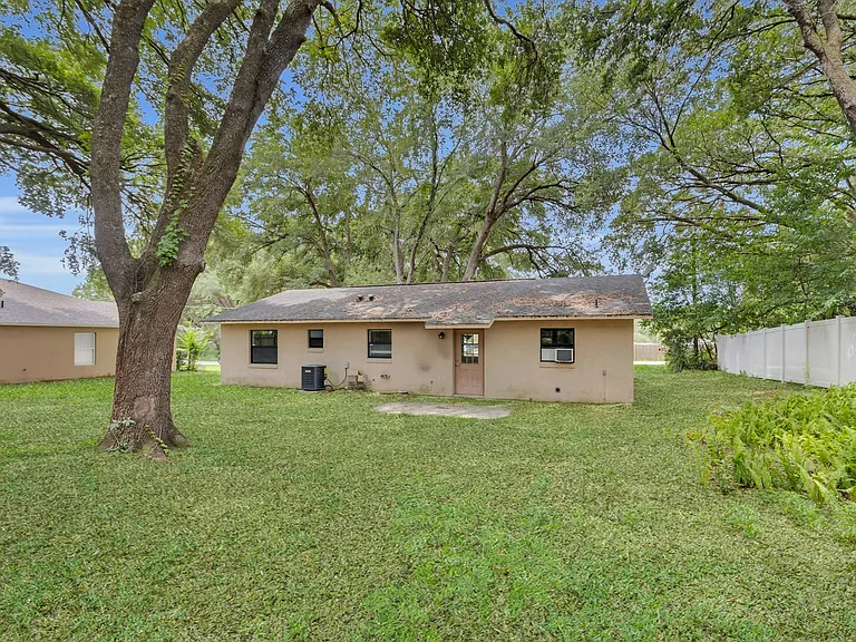 62 Teak Loop — Photo 25