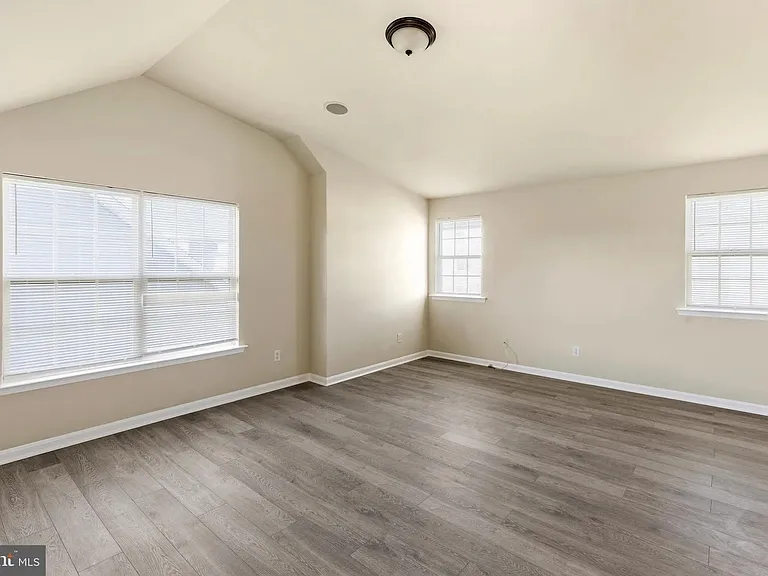 4704 Denview Way — Photo 36