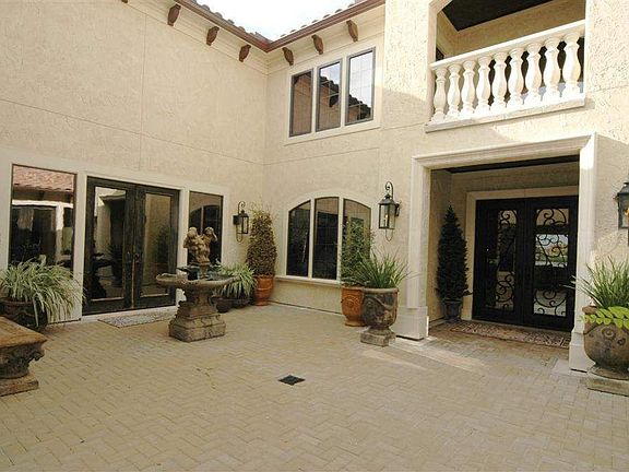 3rd image of 2925 N Island Dr