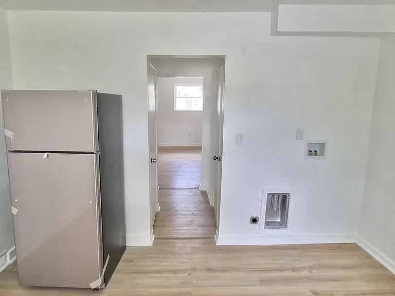 1025 Kenneth Ave #2 — Photo 5