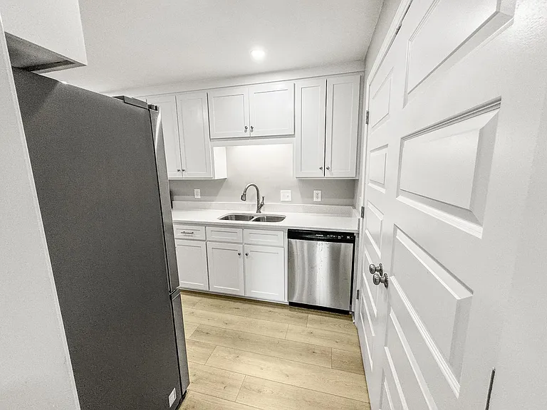Experience comfortable and stylish living at Westridge Village Apartments — Photo 15