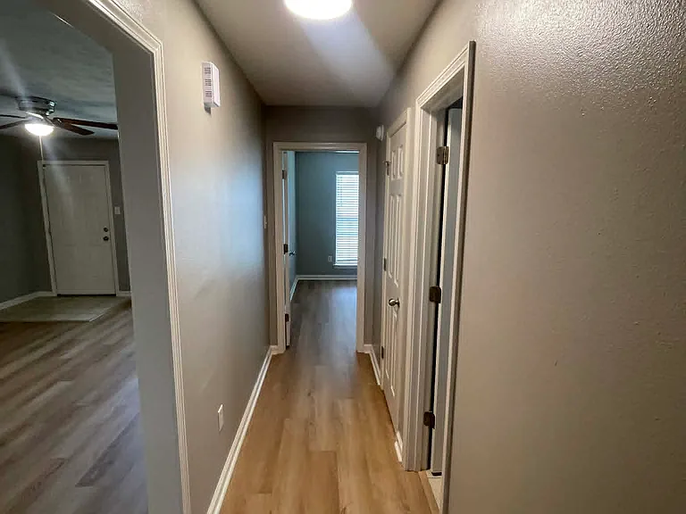 805 Brownstone Dr — Photo 14