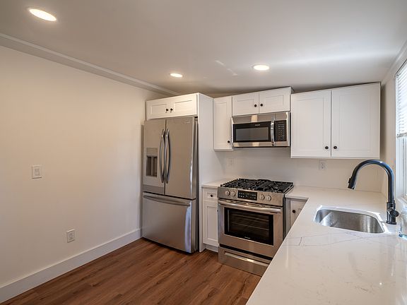 3rd image of 95 West St
