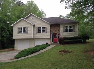 32 Westwood Ct, Carrollton, GA 30117