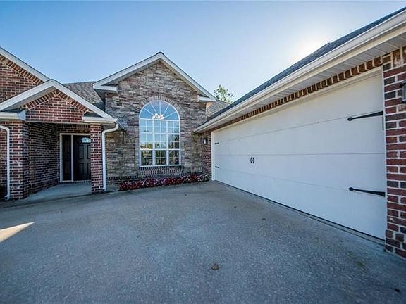 3rd image of 509 Grand Ct