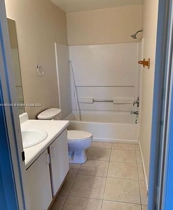 3rd image of 815 W Boynton Beach Blvd APT 7201