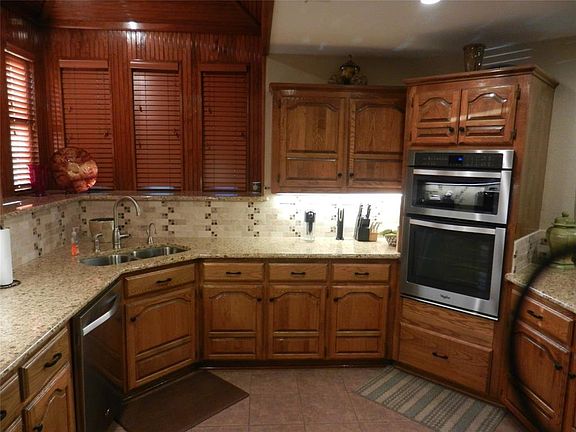 3rd image of 1408 Heritage Hill Dr