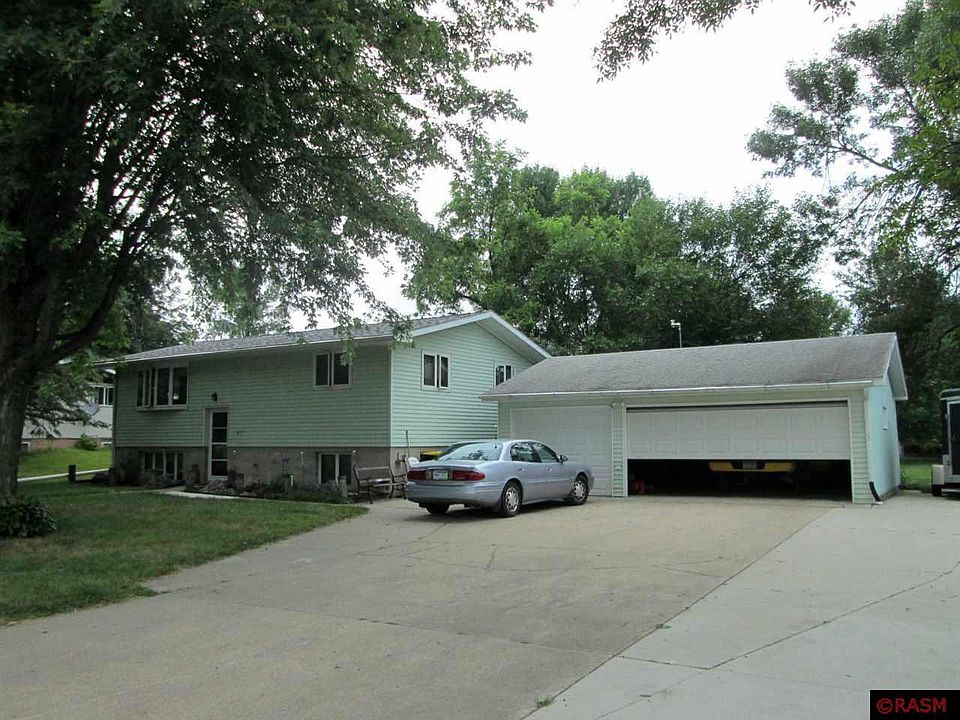 1st image of 612 1st St N