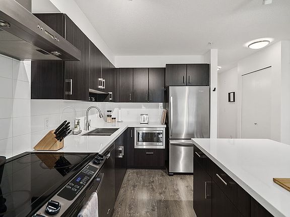 2nd image of 500 Royal Ave #308