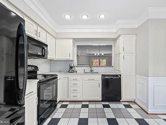 2nd image of 15767 Widewater Dr