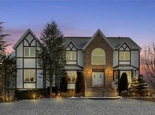 35 Lowell Dr, New City, NY 10956