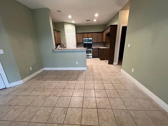 5th image of 1800 NW 157th St