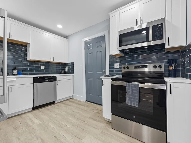 903 Beecher St SW #903 — Photo 8