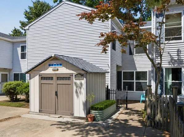 1056 Coastaway Dr, Virginia Beach, VA 23451