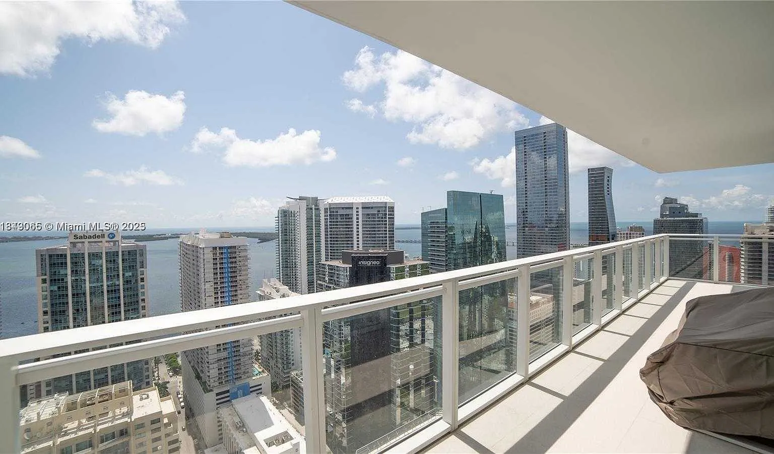 3 bed, $9,500 — Photo 1