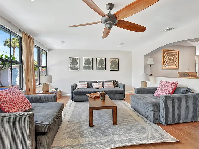 801 SW 5th St — Photo 16
