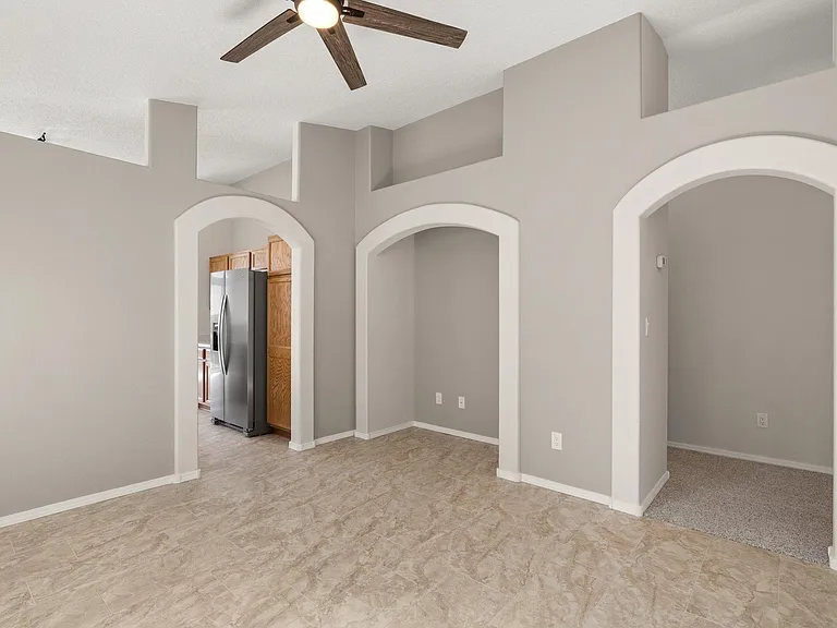 6136 Vaughn Dr NE — Photo 4