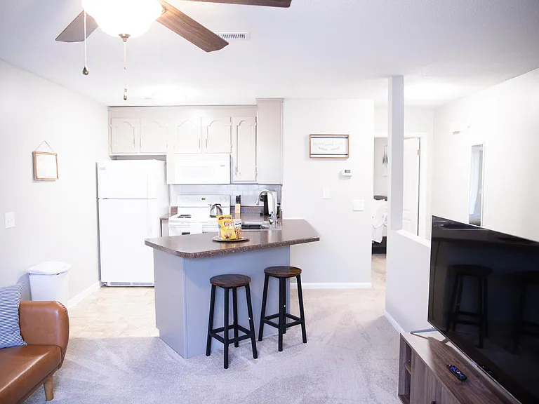 140 Gunter Ln #140B — Photo 9