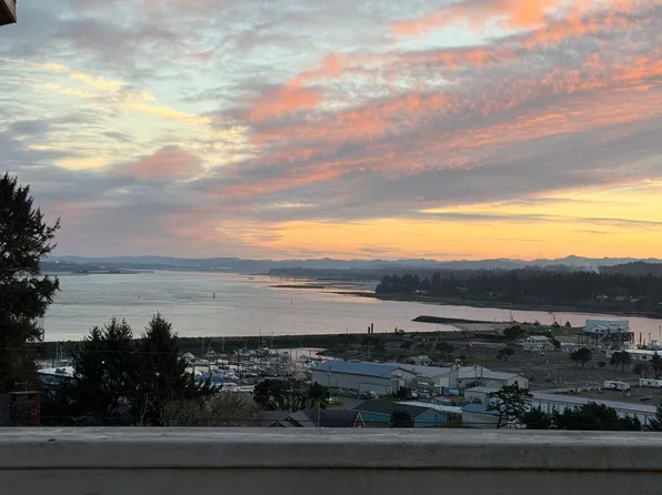 63438 Shore Edge Dr, Coos Bay, OR 97420