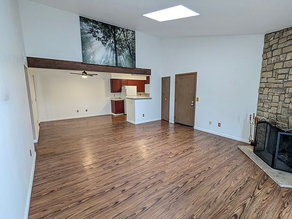 2nd image of 333 Wright St APT 6-305