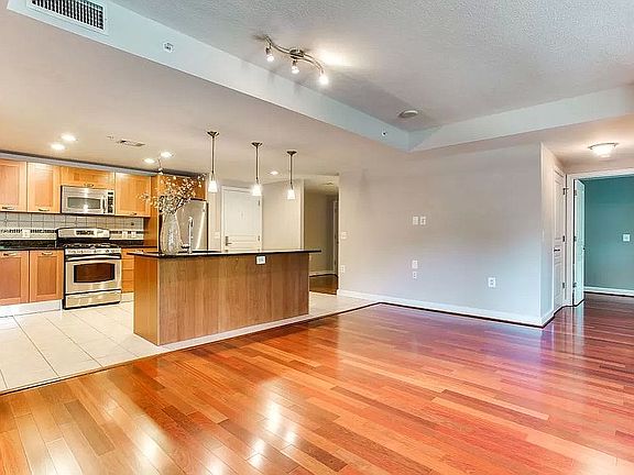 5th image of 2451 Midtown Ave #219