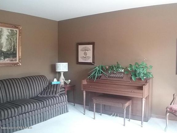 3rd image of 13988 Adeline Dr